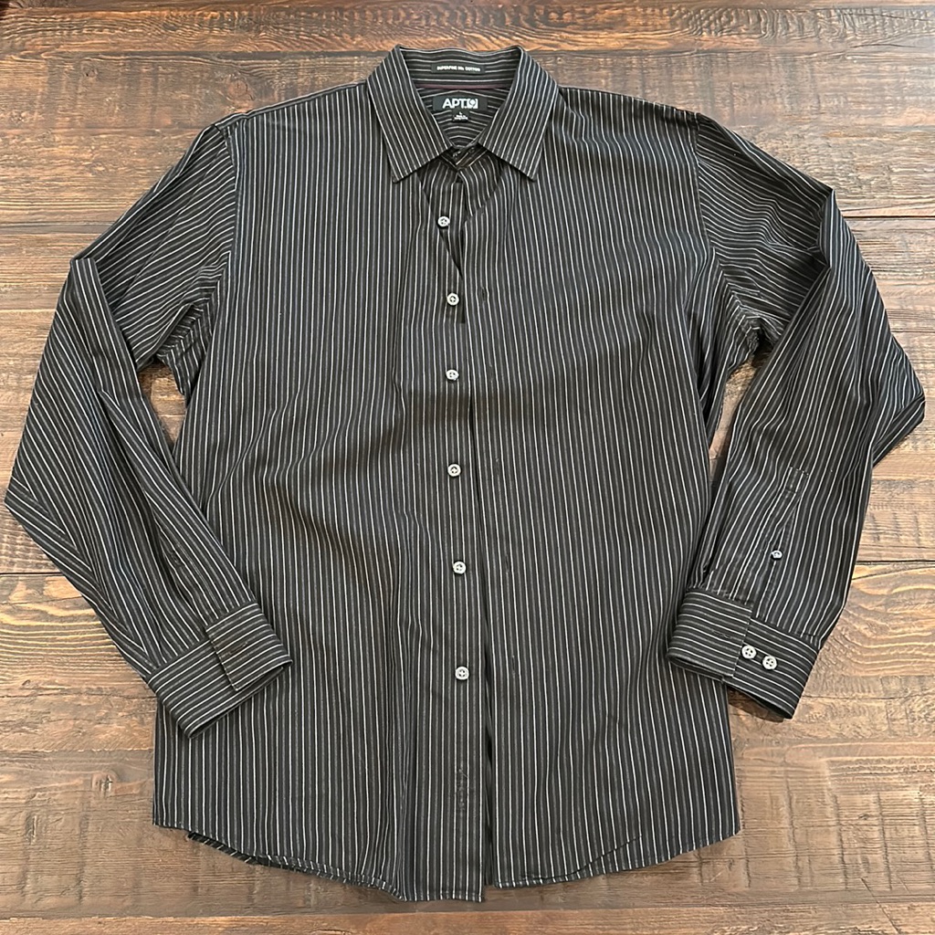 Apt 9 Button Up. Large.